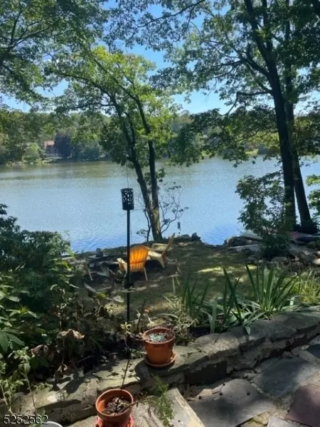 49 Lake Shore Rd, Hardyston Twp, NJ 07460