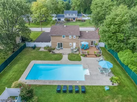 3 Lisa Pl, Montville Twp, NJ 07058