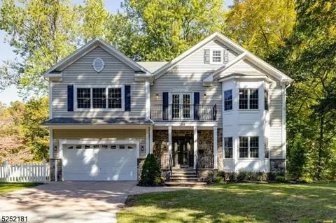 136 Locust Ave, Mountainside, NJ 07092