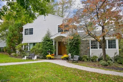 19 Martindale Rd, Millburn Twp, NJ 07078