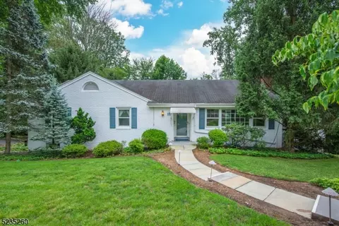 15 Hillside Ter, Summit, NJ 07901