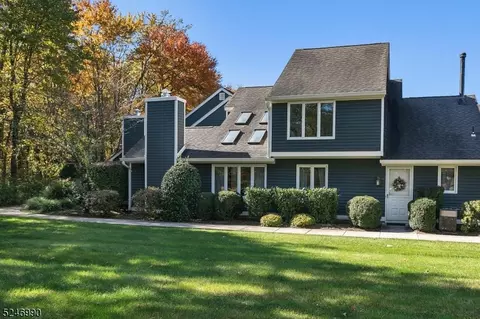 18 Village Dr, Basking Ridge, NJ 07920