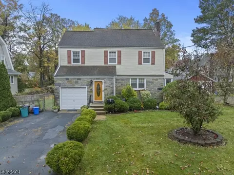 208 E 6th Ave, Roselle, NJ 07203