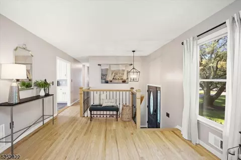 22 Drake Rd, Mendham Boro, NJ 07945 photo 3