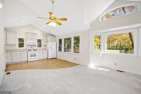 22 Drake Rd, Mendham Boro, NJ 07945 photo 17
