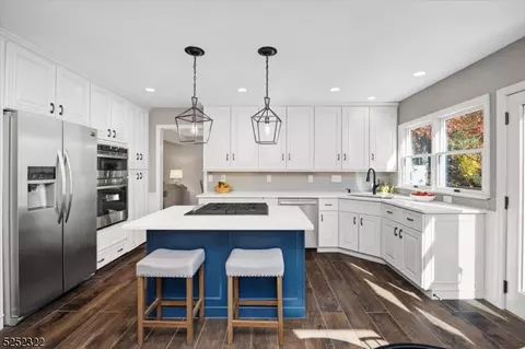 22 Drake Rd, Mendham Boro, NJ 07945 photo 6