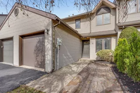 12 Peach Ct, Flemington, NJ 08822