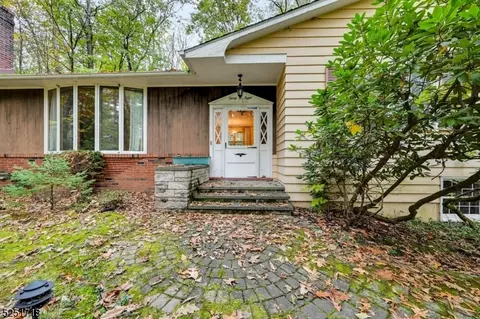 38 High Ridge Rd, Parsippany-troy Hills Twp, NJ 07869
