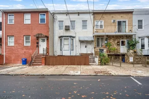 39 Wales Ave, Jersey City, NJ 07306