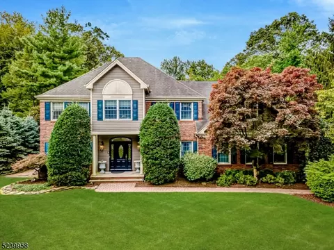 7 Mckay Dr, Bridgewater, NJ 08807