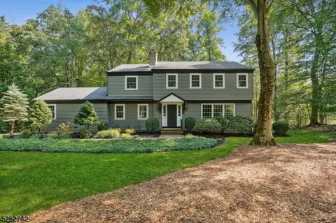 48 Skyline Dr, Warren, NJ 07059