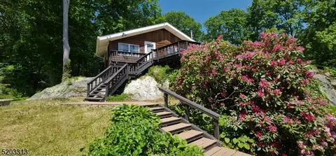 38 Lake Shore Rd W, Hardyston, NJ 07460