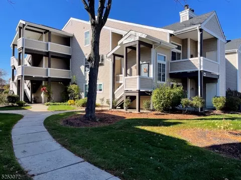 211 Broadmoor Ct, Union, NJ 07083