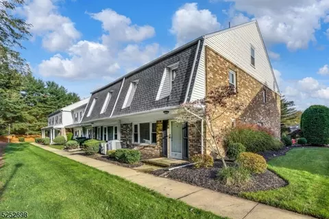 13 Burnham Ct, Scotch Plains, NJ 07076