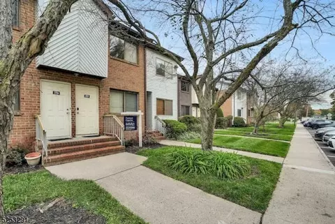 3708 Birchwood Ct, North Brunswick Twp, NJ 08902