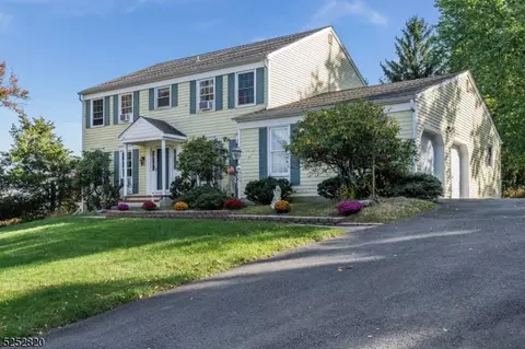 9 Summit Trl, Flemington, NJ 08822