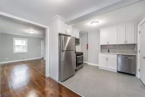 605 Chetwood St # A, Elizabeth, NJ 07202