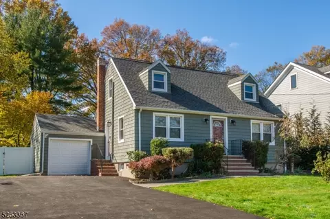 15 Woodcrest Rd, Hanover, NJ 07981