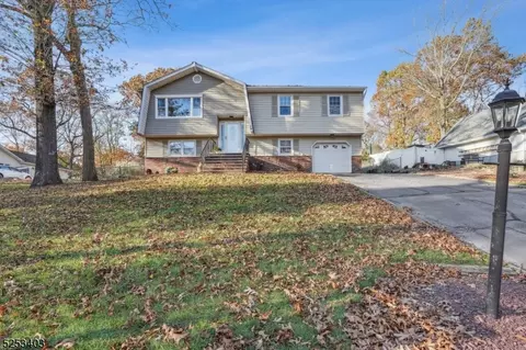 19 Byram Bay Rd, Hopatcong, NJ 07843