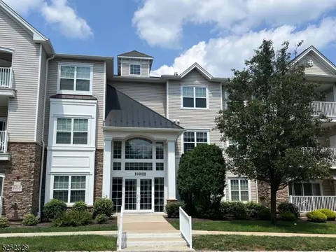 1109 Conrad Way, Somerset, NJ 08873