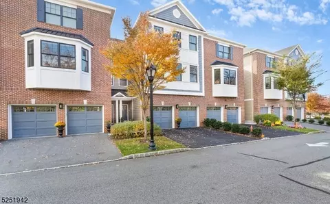 4 Hanover Rd #B4, Florham Park, NJ 07932