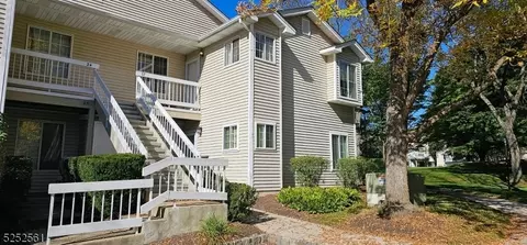 31 Sage Ct, Bedminster, NJ 07921