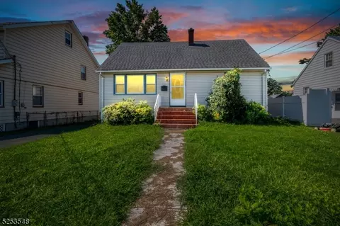 923 Hampden St, Linden, NJ 07036