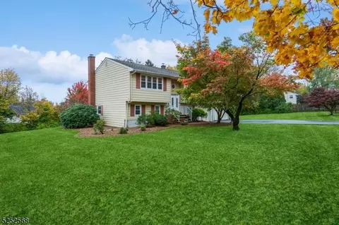 13 Jeffrey Ct, Somerville, NJ 08876