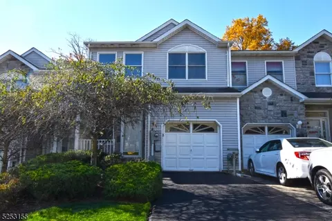 106 Summerhill Dr, Morris Plains, NJ 07950
