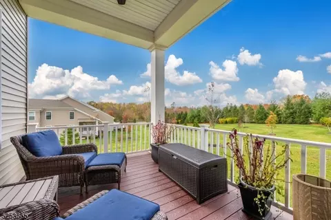 16 Van Cleef Dr, Whitehouse Station, NJ 08889