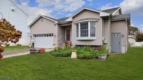 13 Nevius St, Raritan, NJ 08869