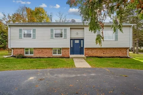 35 Auche Dr, Franklin, NJ 07416