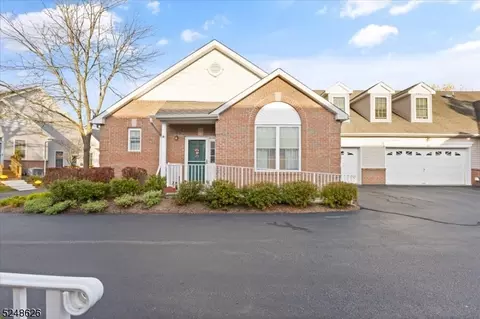 6 Indian Plantation St, Flemington, NJ 08822