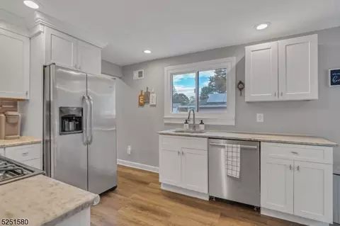 26 Grand St, Wayne, NJ 07470 photo 13