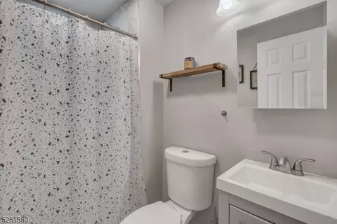 26 Grand St, Wayne, NJ 07470 photo 16