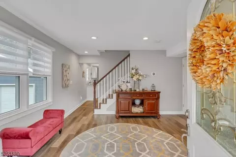 26 Grand St, Wayne, NJ 07470 photo 4