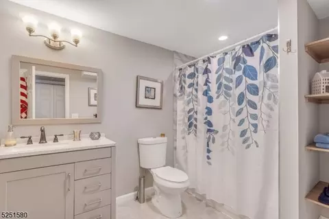 26 Grand St, Wayne, NJ 07470 photo 14