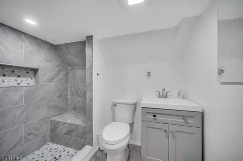 26 Grand St, Wayne, NJ 07470 photo 22