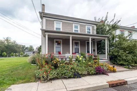9 2nd St, Frenchtown, NJ 08825