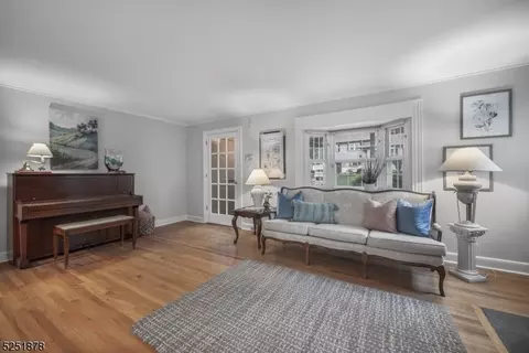 22 Sunset Dr, Millburn, NJ 07041 photo 7