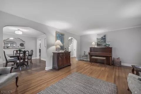 22 Sunset Dr, Millburn, NJ 07041 photo 8