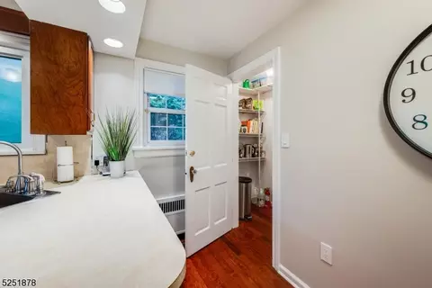 22 Sunset Dr, Millburn, NJ 07041 photo 16