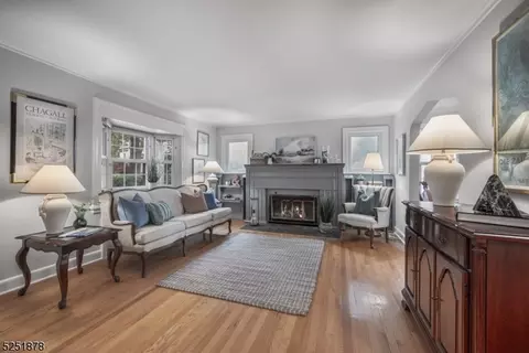 22 Sunset Dr, Millburn, NJ 07041 photo 6