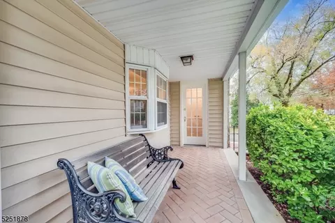 22 Sunset Dr, Millburn, NJ 07041 photo 2