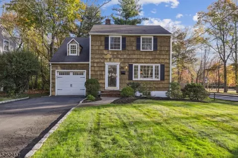 3 Ridgeview Ave, New Providence, NJ 07974