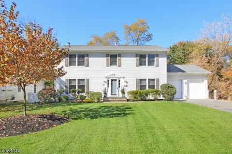 28 Brookside Ter, Verona, NJ 07044