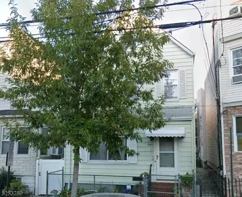 641 S Park St, Elizabeth City, NJ 07206