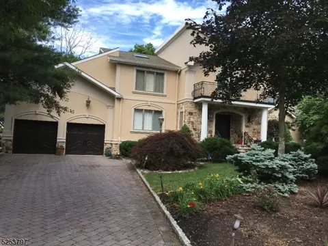 5 Decker Ln, Florham Park, NJ 07932