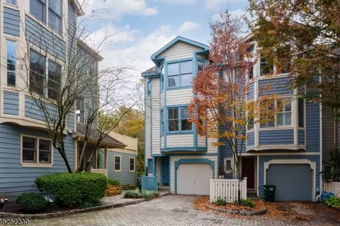 11 Raritan Pointe, Lambertville, NJ 08530