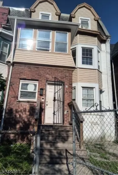 216 N 9th St, Newark, NJ 07107